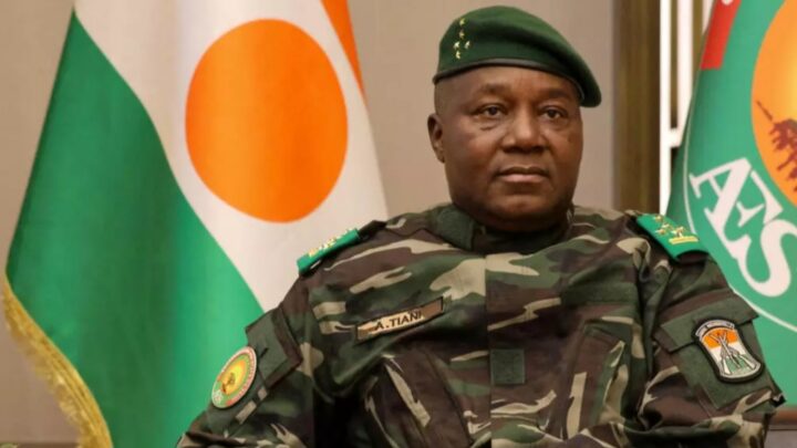 Niger : Tiani remanie la hiérarchie militaire après les tensions dans l’armée